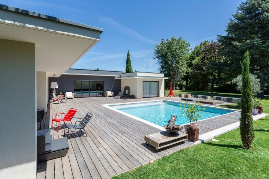 My Chic Résidence - construction lyonnaise terrasse et piscine