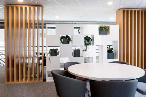 My Chic Résidence - BRH Aménagement style de bureaux avec cloison en bois
