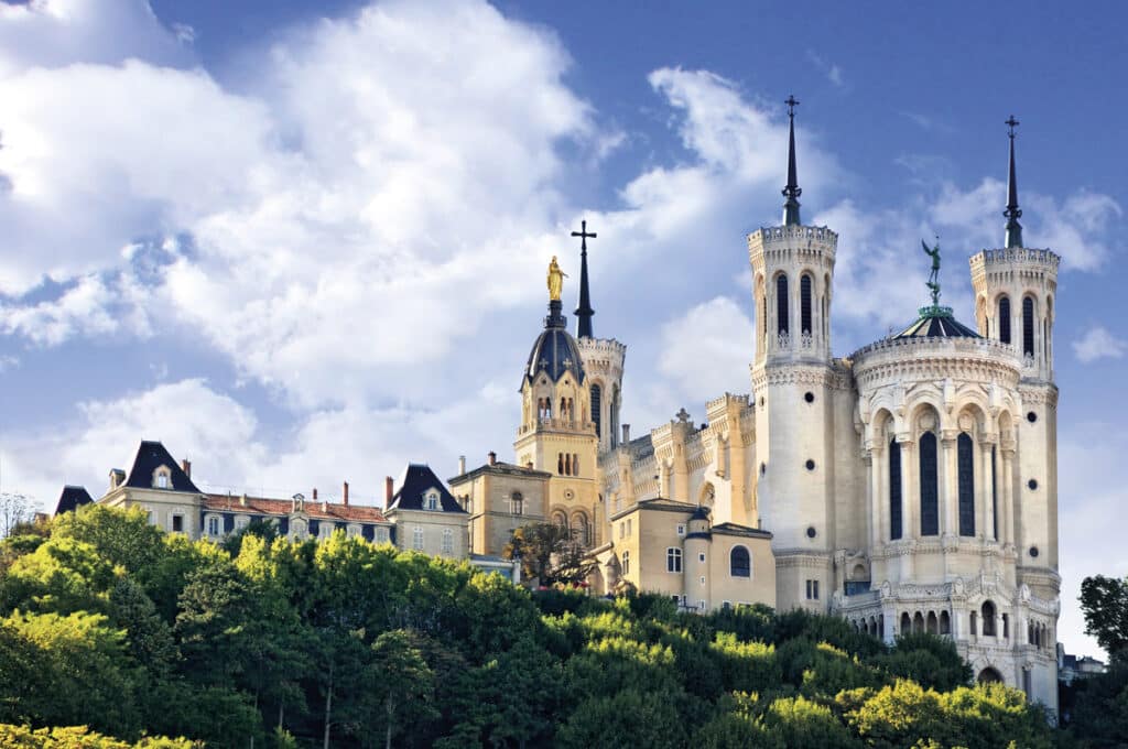 My Chic Résidence - Tendance Immo : Bienvenue à Lyon vue Basilique de Fourvière