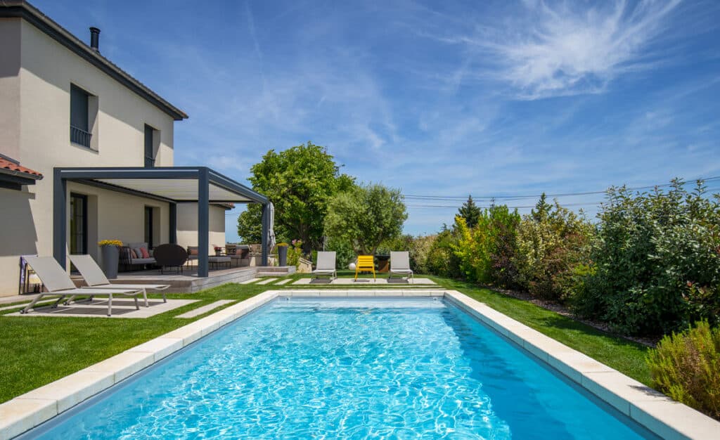 My Chic Résidence - Tendance piscine photo piscine avec maison moderne