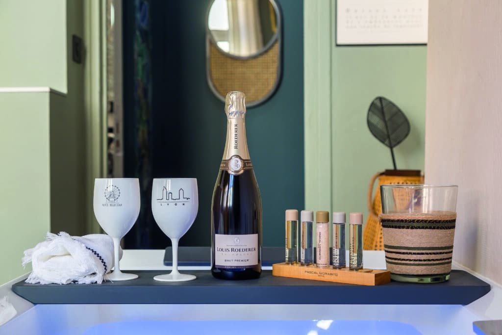My Chic Résidence - Host Inn spa appartement coeur vieux lyon champagne