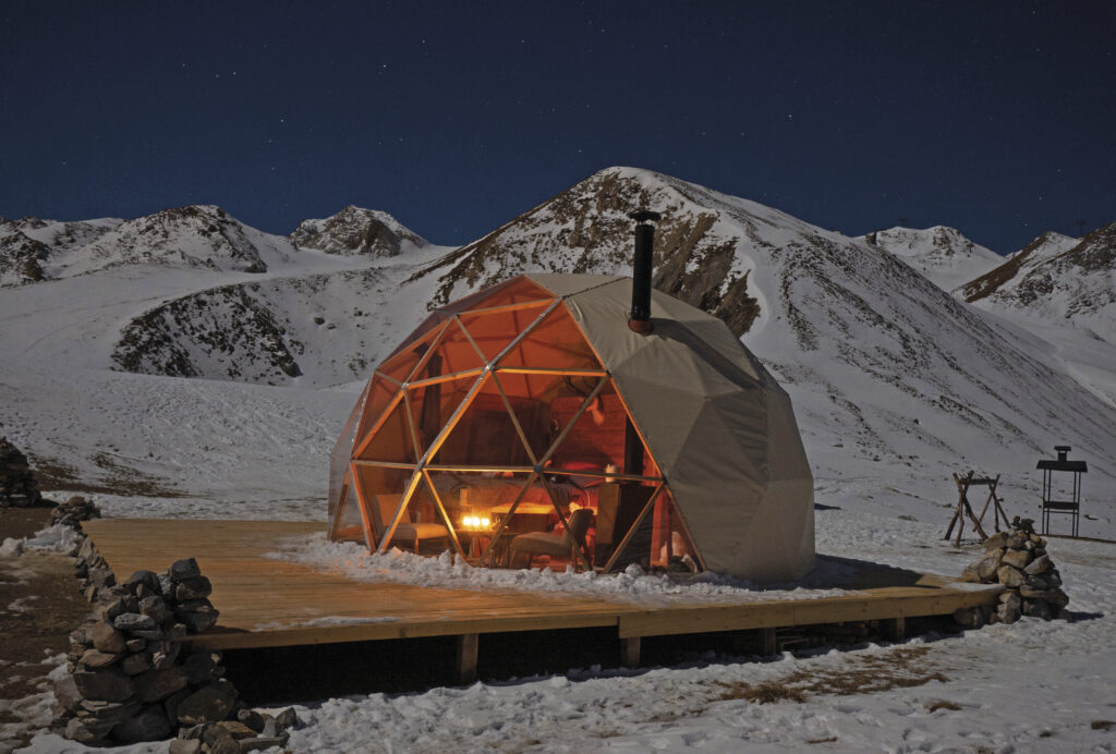 My Chic Résidence - France Dômes modèle de 30 m2 installé à 2400 m d’altitude pour Hervé Favre