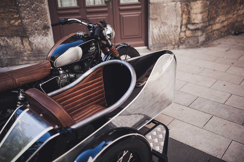 My Chic Résidence - Baak motocyclettes side car bonneville