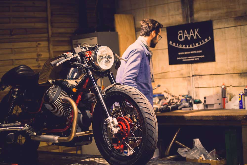 My Chic Résidence - Baak motocyclettes guzzi racer atelier