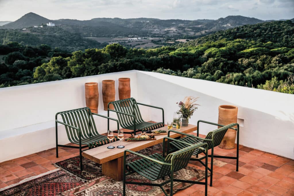 My Chic Résidence - Es Bec d’Aguila : Réhabilitation d’une finca à Minorque rooftop avec salon exterieur