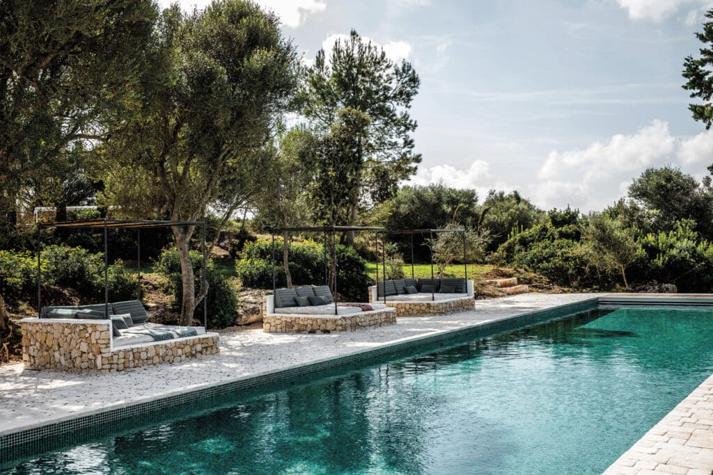 My Chic Résidence - Es Bec d’Aguila : Réhabilitation d’une finca à Minorque piscine