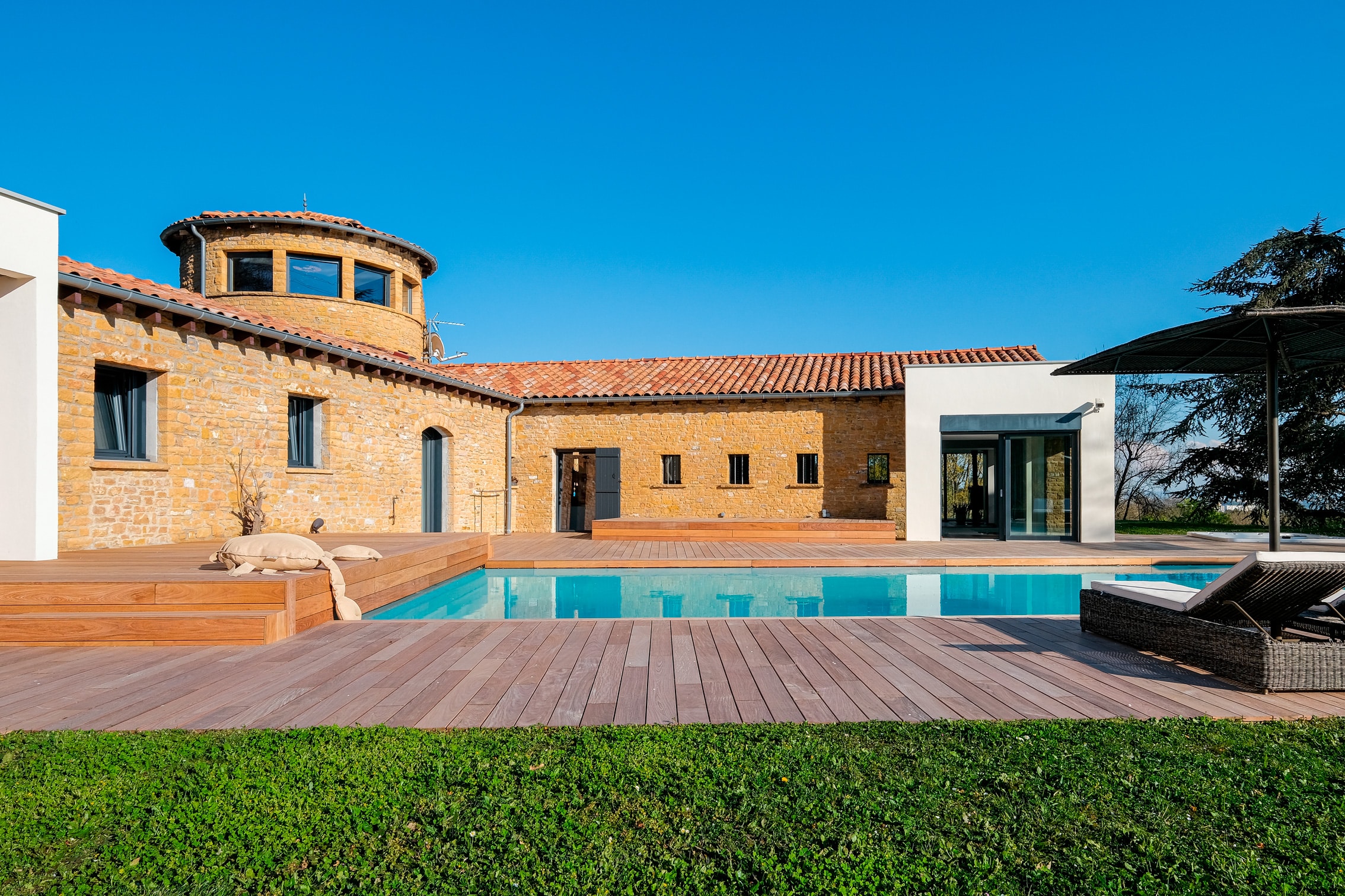 My Chic Résidence - Propriété d'exception Monts d'Or piscine